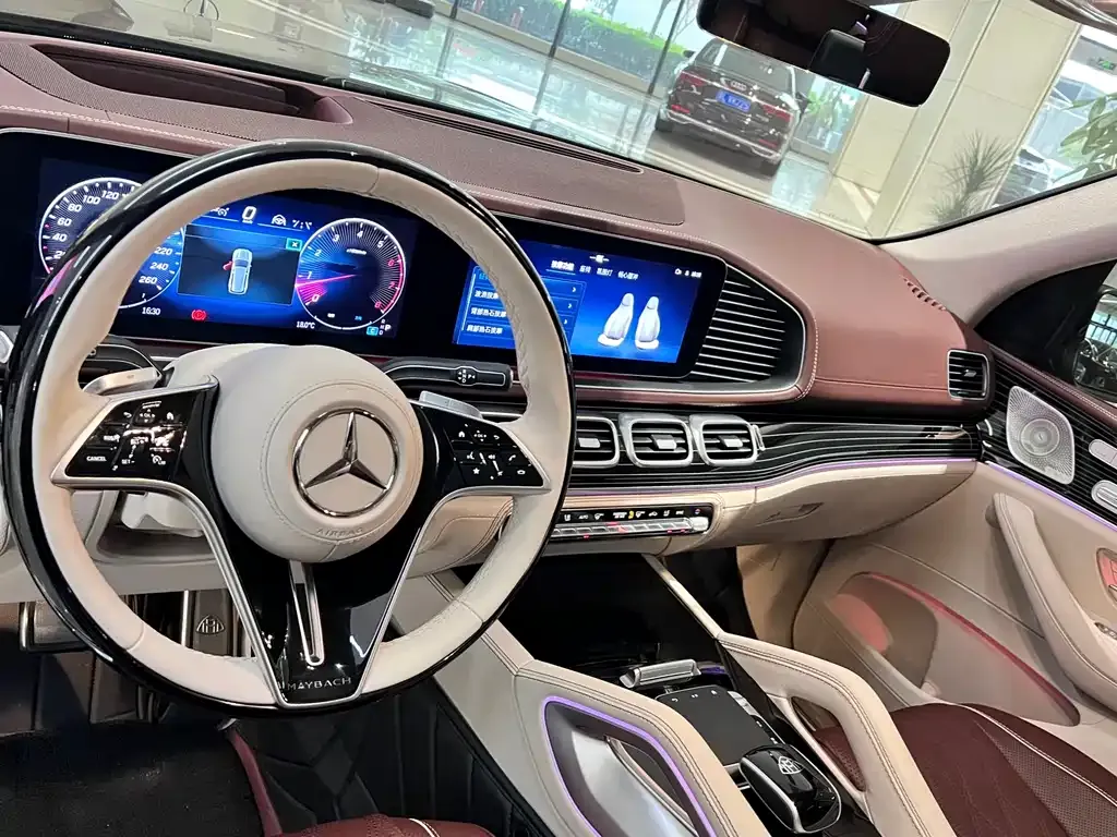Mercedes-Benz GLS — фото 10