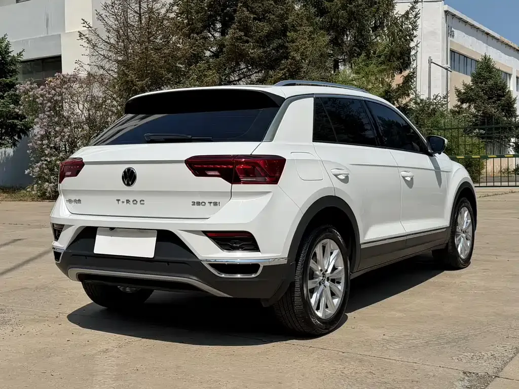 Volkswagen T-Roc — фото 6