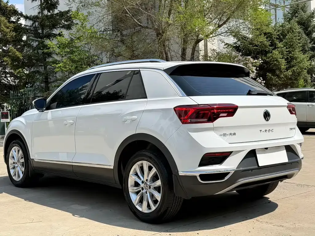 Volkswagen T-Roc — фото 9