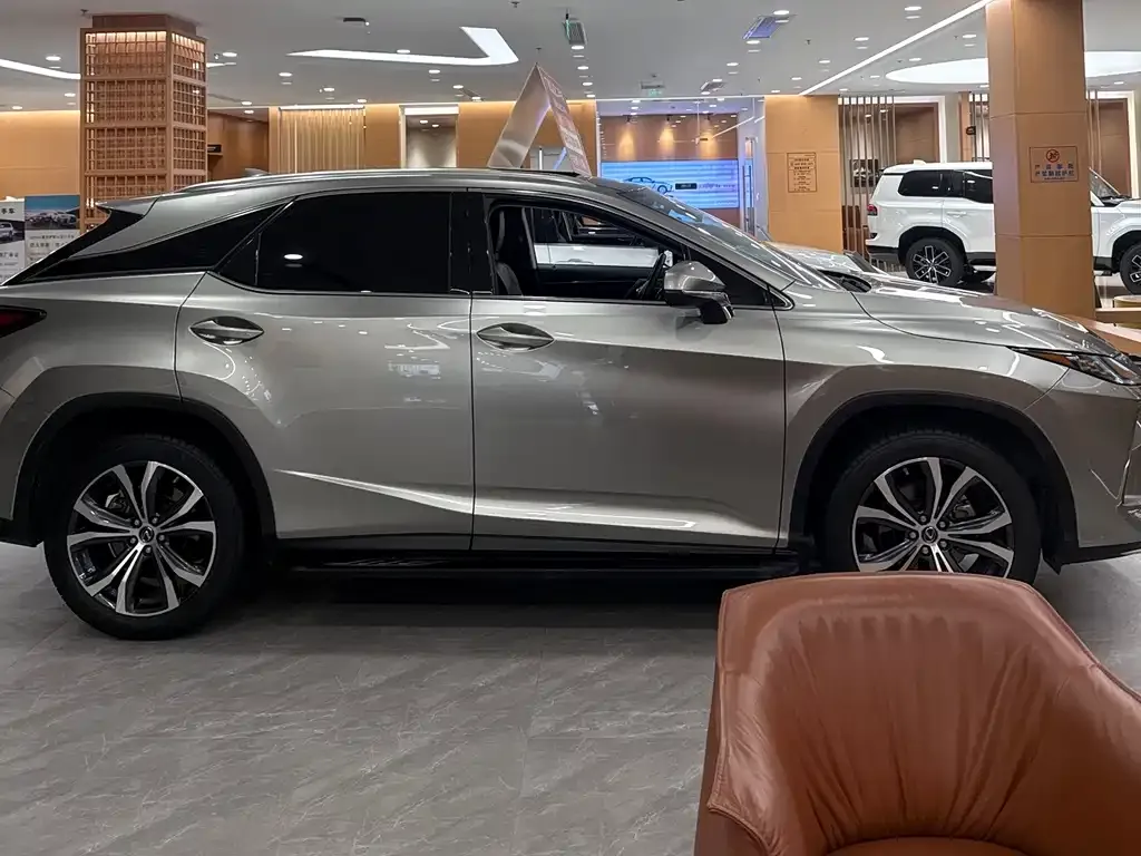 Lexus RX — фото 9