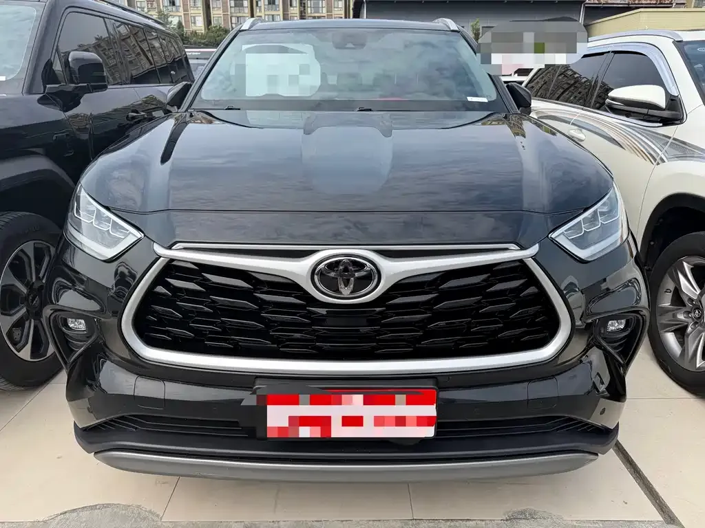 Toyota Highlander — фото 10