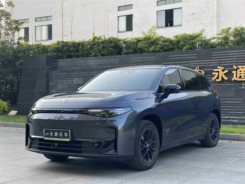 Leapmotor C10