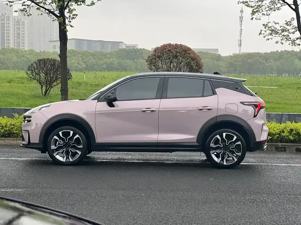 Lynk & Co 06 — фото 6