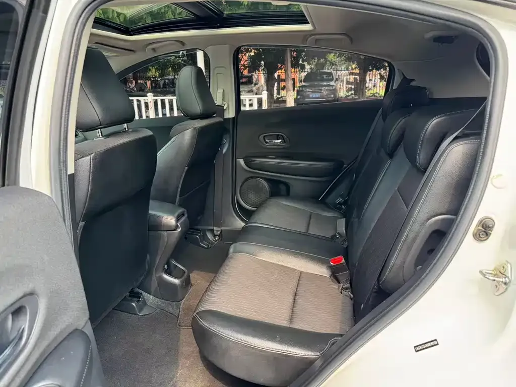 Honda Vezel 2021 из CN, фото 3