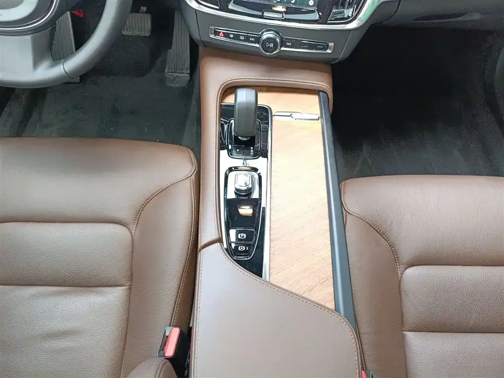 Volvo S90 — фото 7