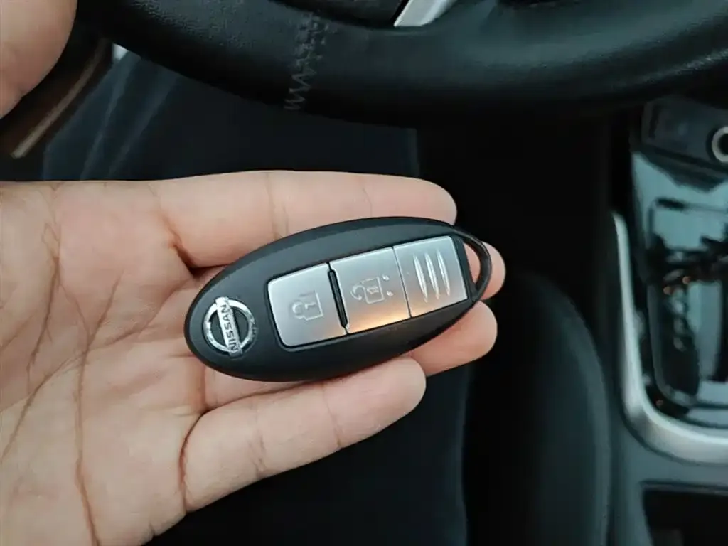 Nissan Tiida 2022 из CN, фото 6