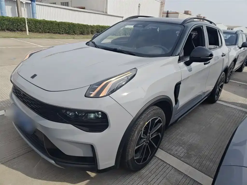Lynk & Co 01