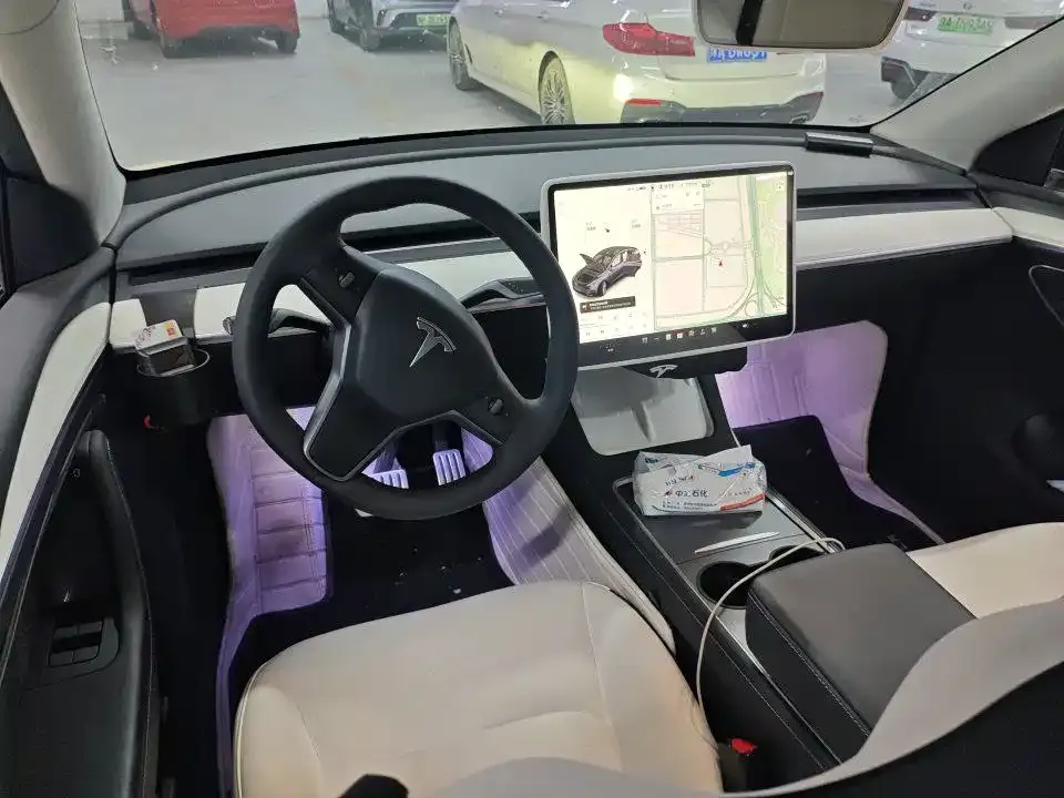 Tesla Model Y — фото 3