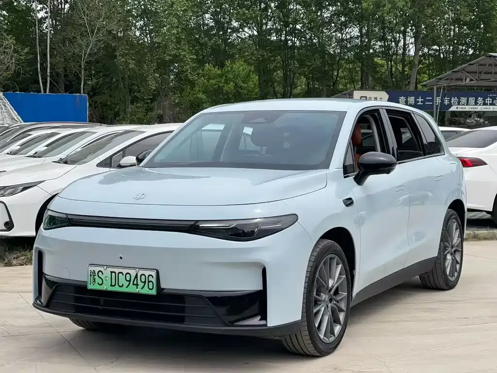 Leapmotor C10