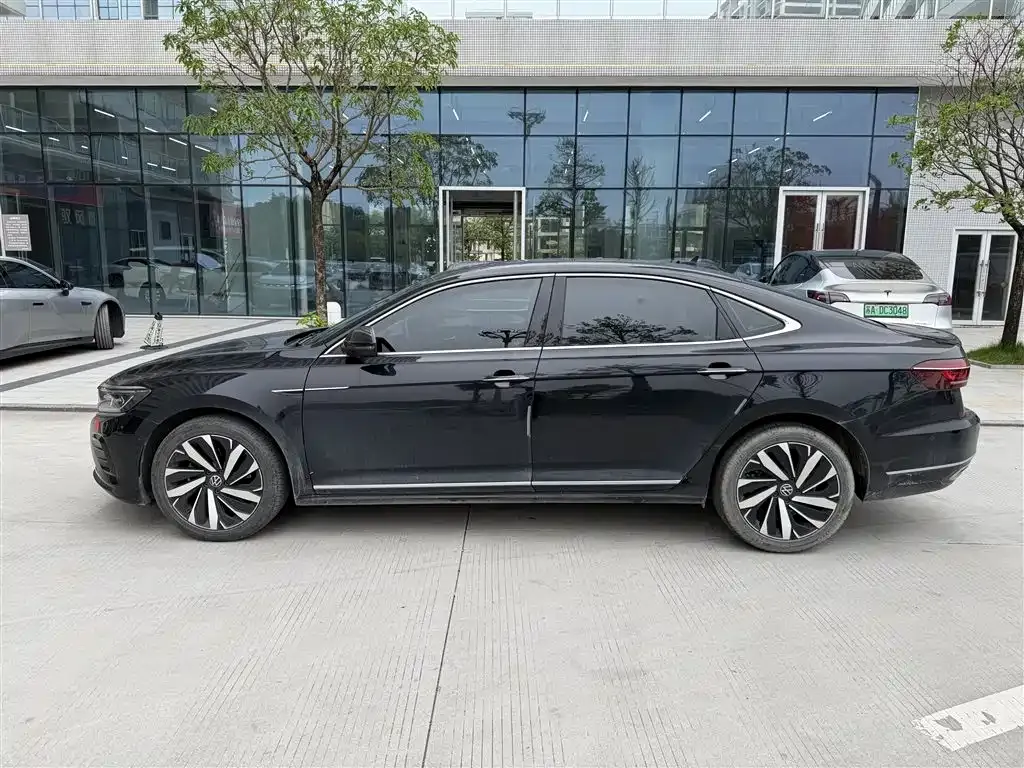 Volkswagen Passat — фото 9