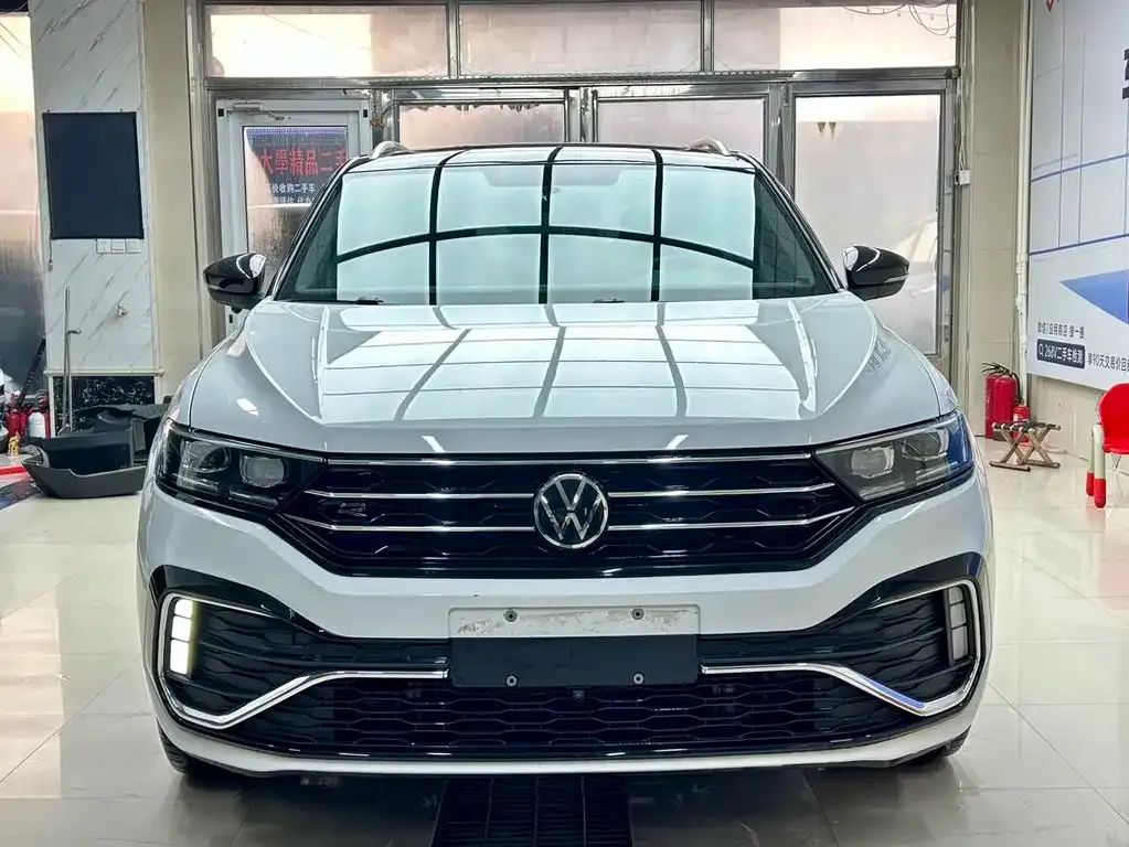Volkswagen T-Roc — фото 6
