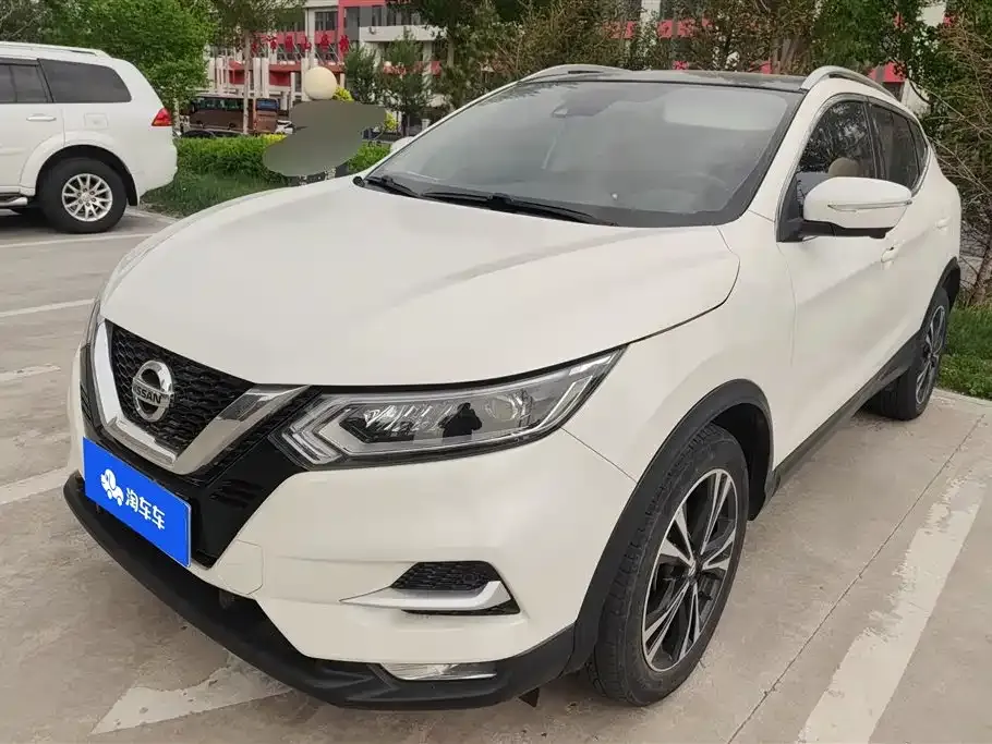 Nissan Qashqai — фото 1