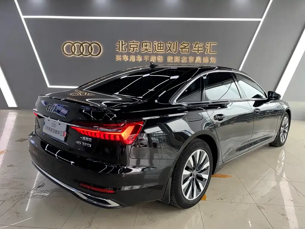 Audi A6L — фото 2