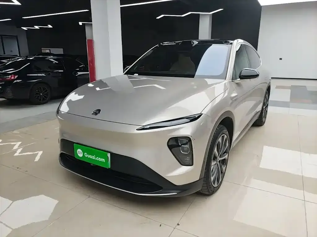 NIO EC7
