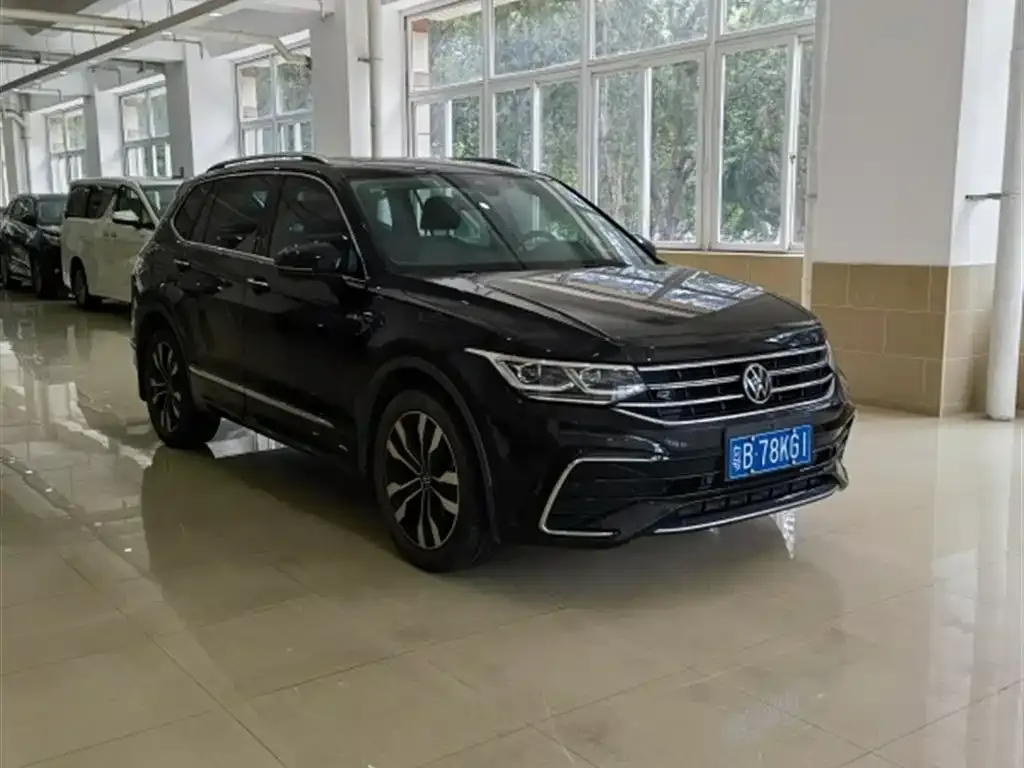 Volkswagen Tiguan L — фото 7