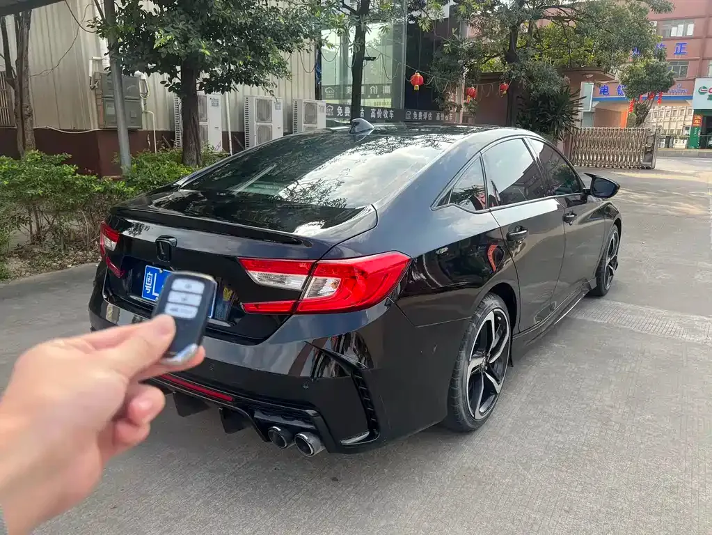 Honda Accord — фото 5