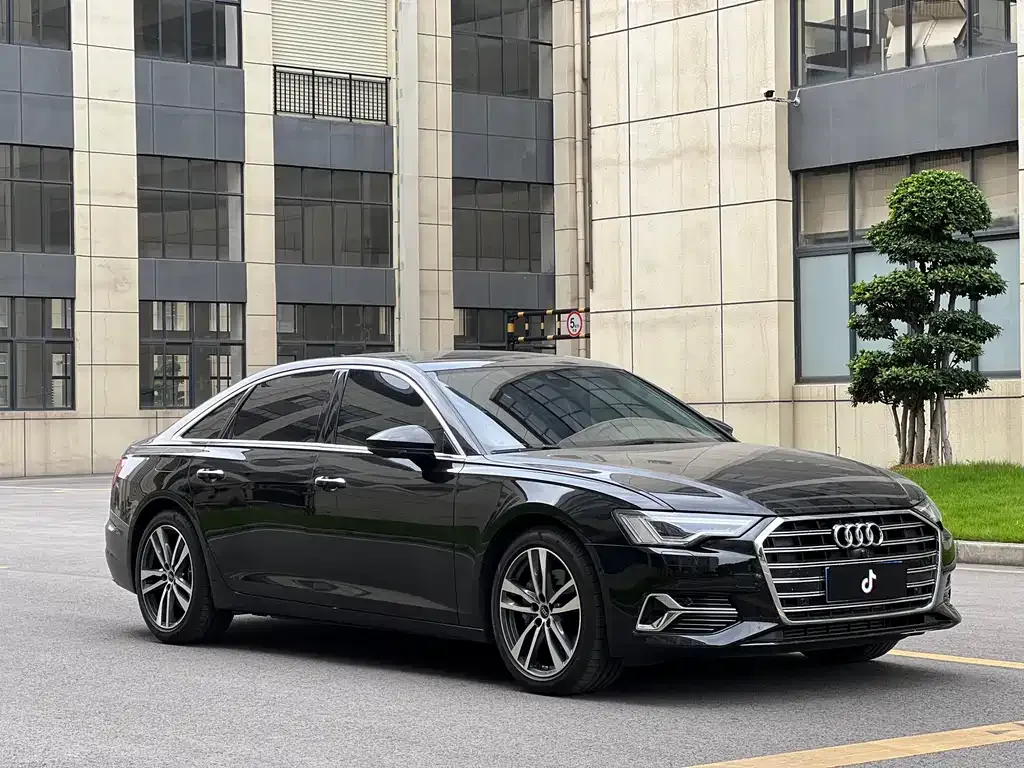 Audi A6L — фото 10