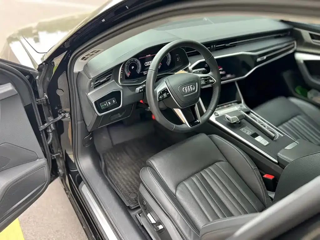 Audi A6L — фото 9