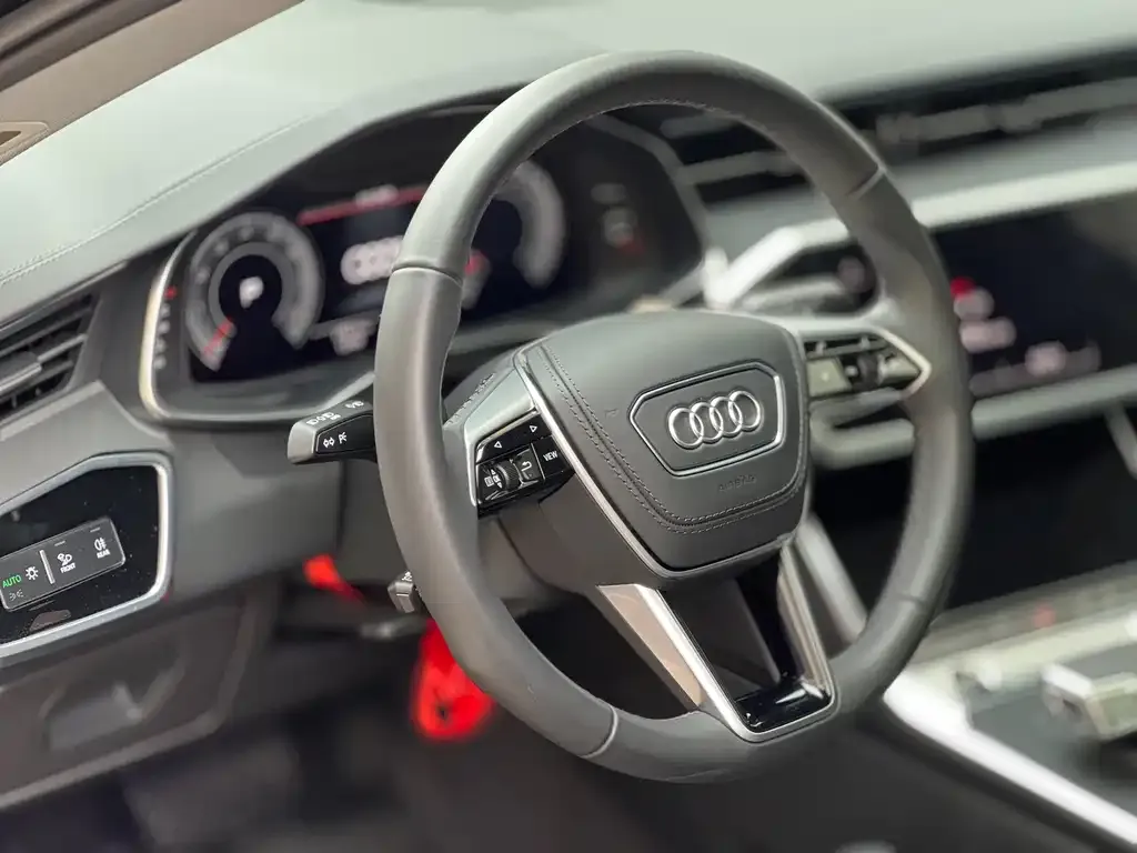 Audi A6L — фото 2