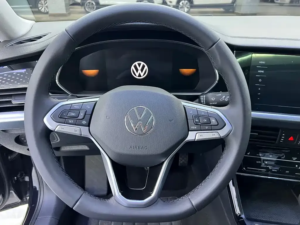 Volkswagen Passat — фото 7
