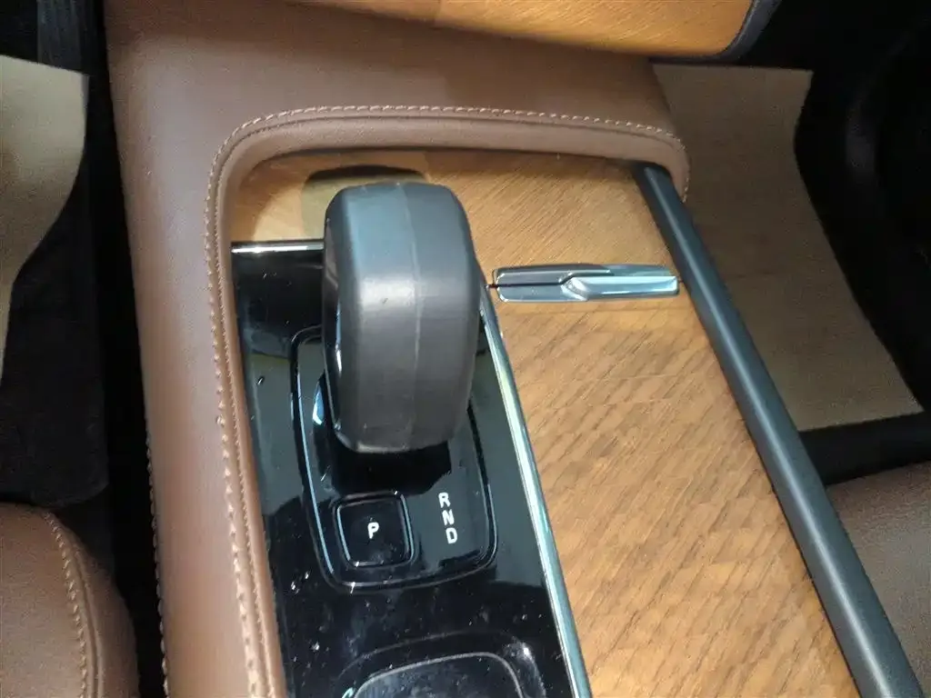 Volvo XC90 — фото 2