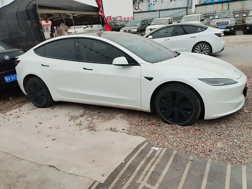 Tesla Model 3 — фото 6