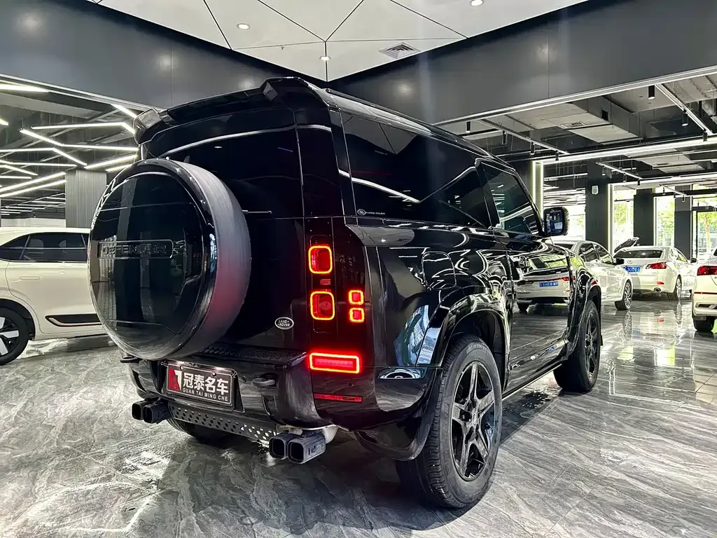 Land Rover Defender — фото 6