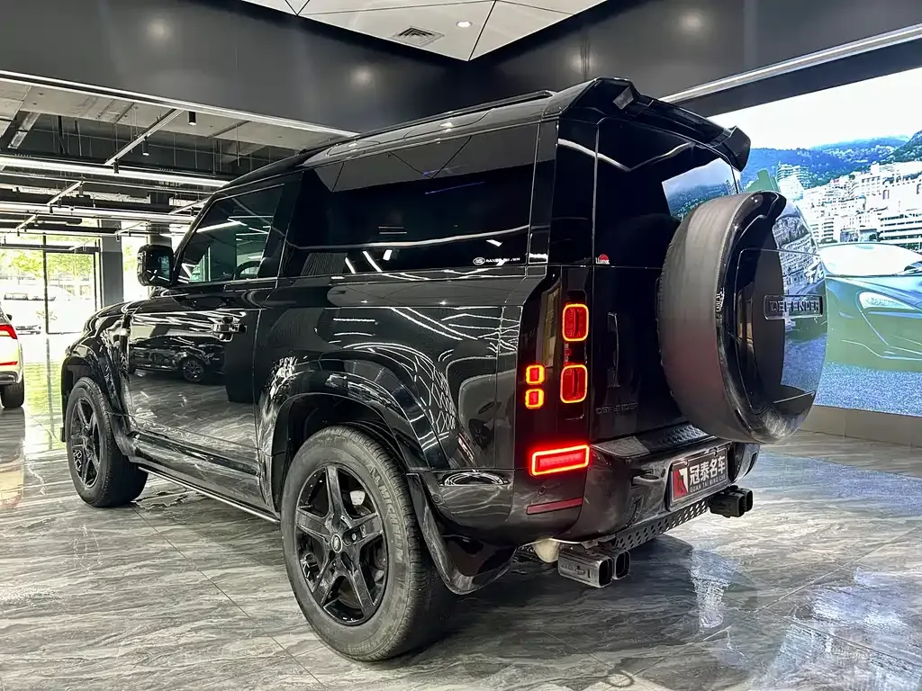 Land Rover Defender — фото 10
