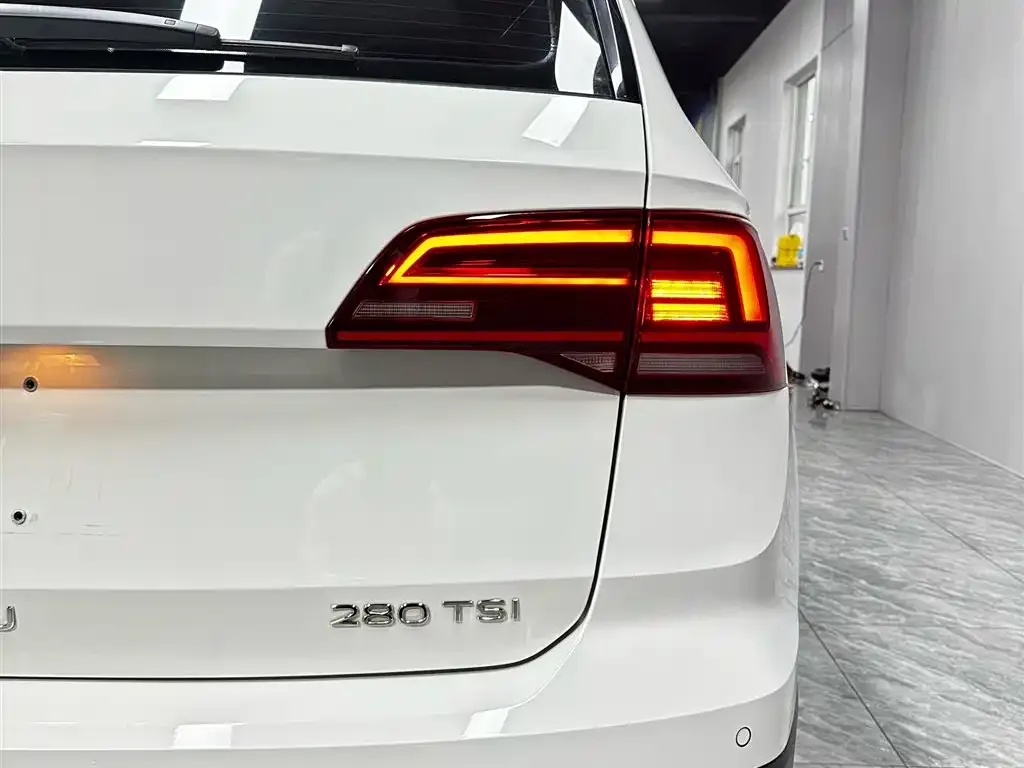 Volkswagen Tharu — фото 2