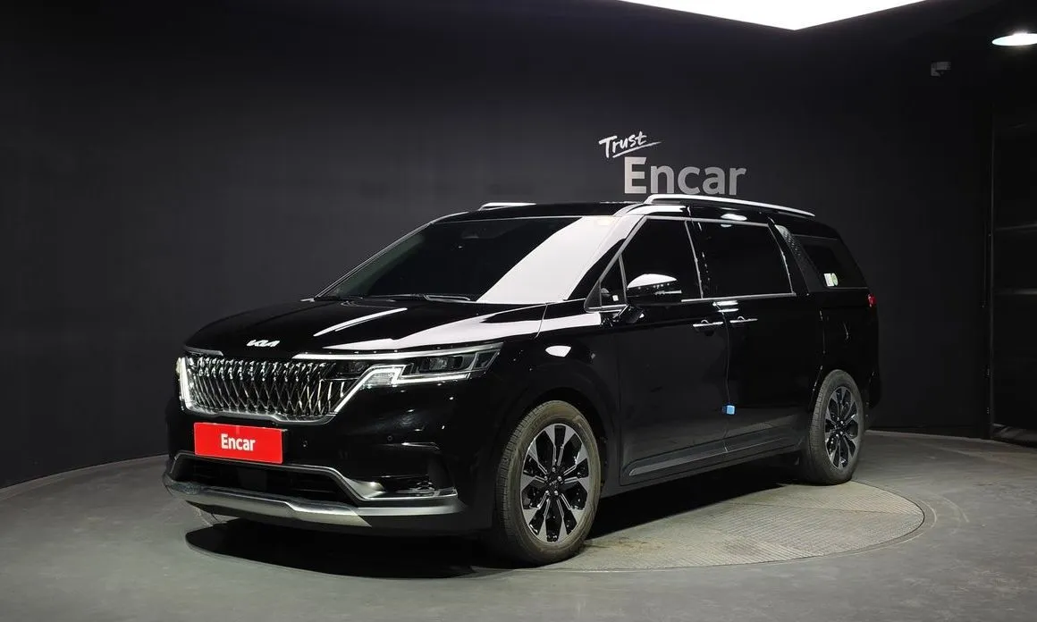 Kia Carnival — фото 1