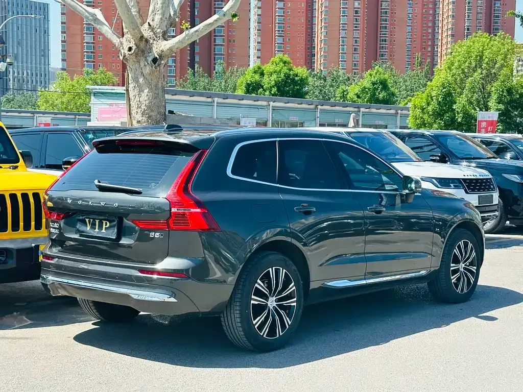 Volvo XC60 — фото 8