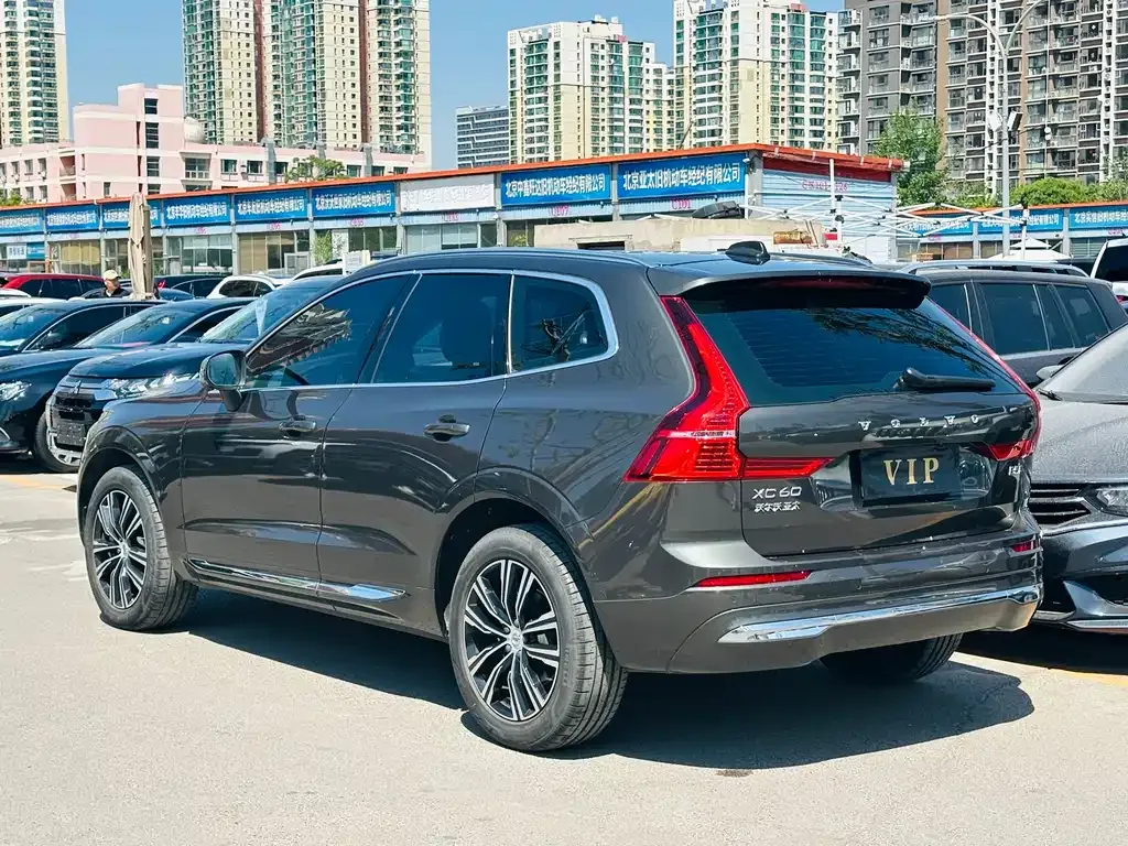 Volvo XC60 — фото 5