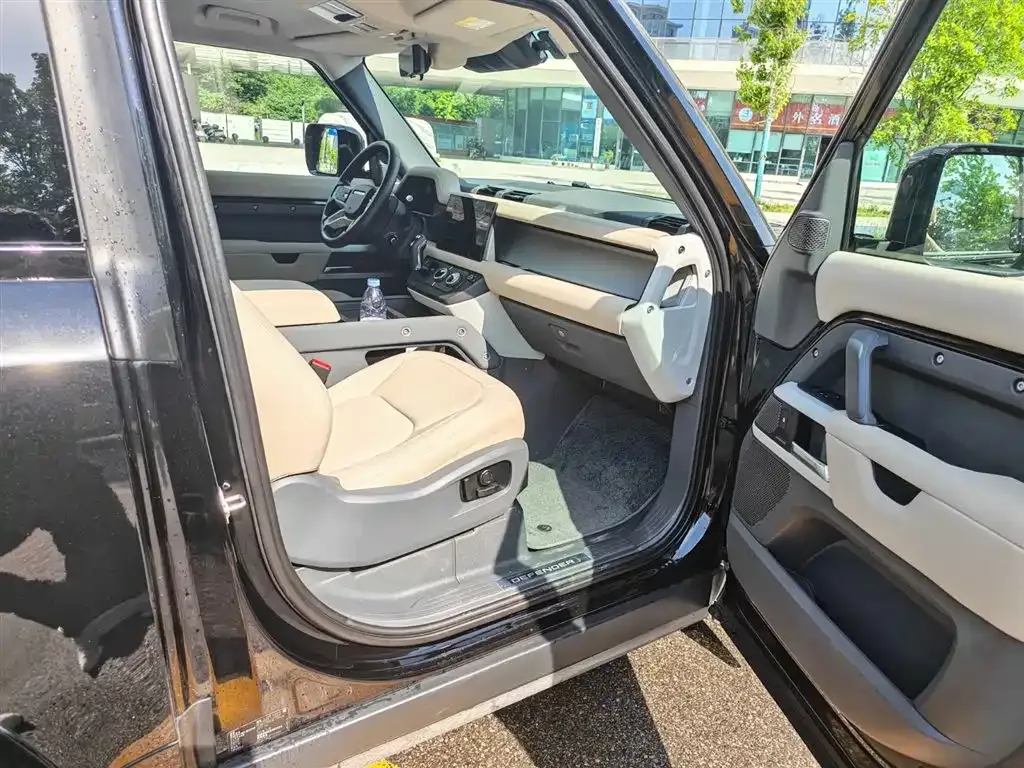 Land Rover Defender 2023 из CN, фото 3