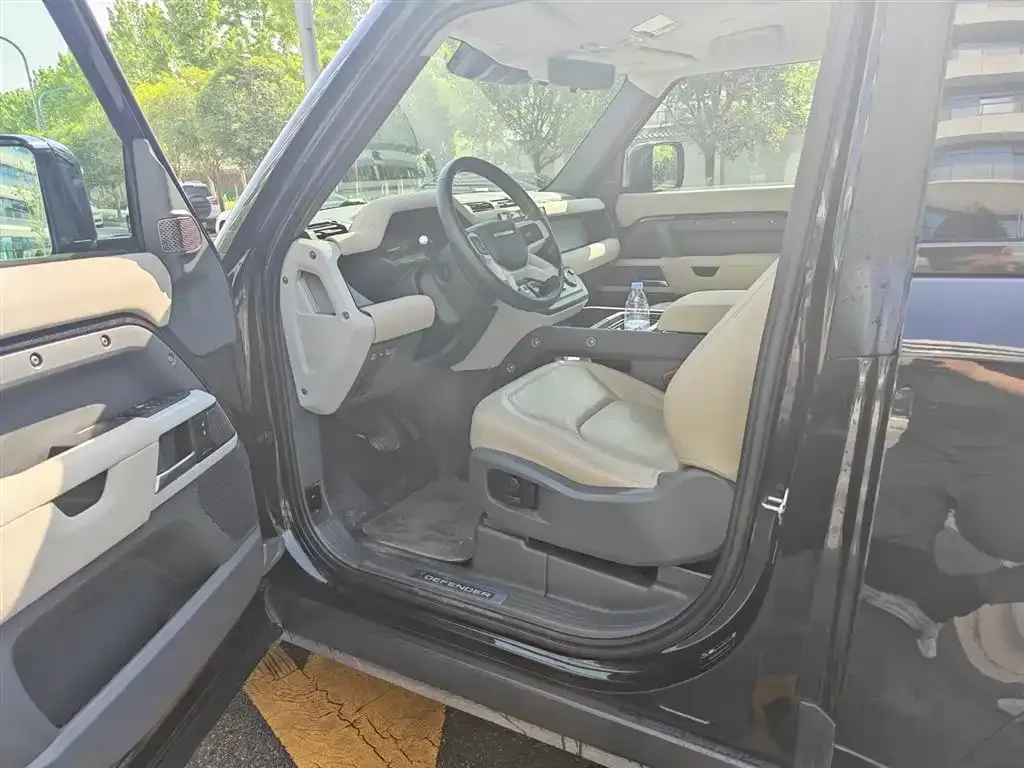 Land Rover Defender 2023 из CN, фото 4