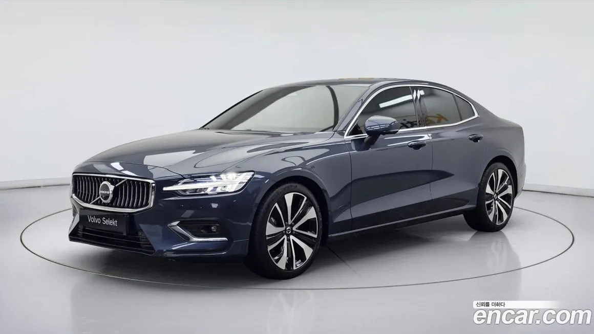 Volvo S60 — фото 1