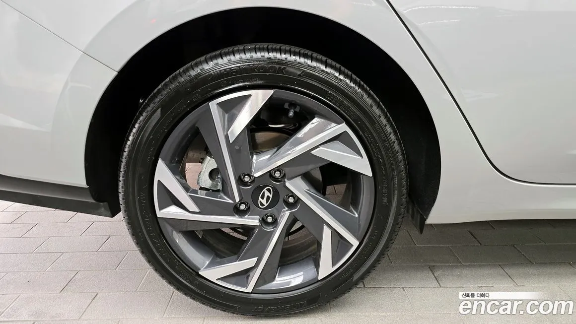 Hyundai AVANTE — фото 8