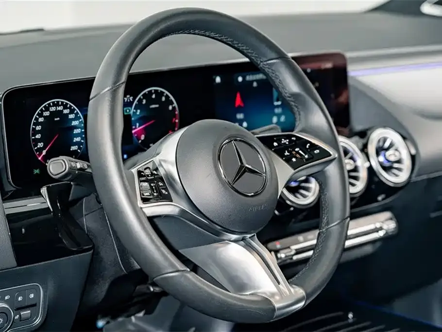 Mercedes-Benz GLA — фото 9