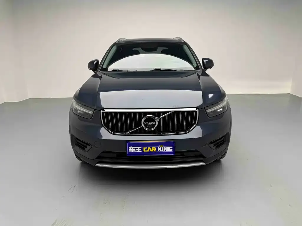 Volvo XC40 — фото 6