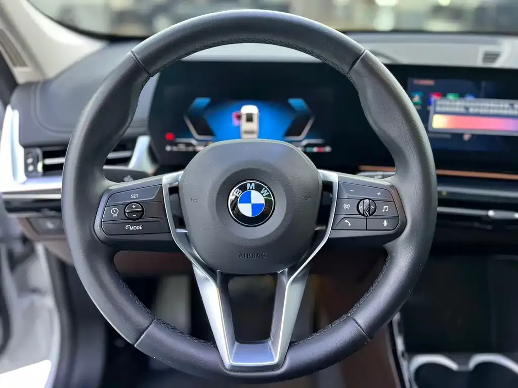 BMW X1 — фото 9