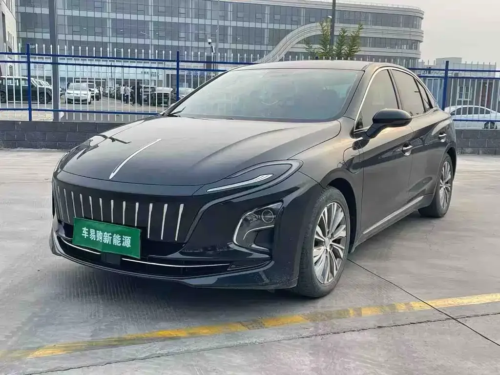 Hongqi E-QM5 — фото 1