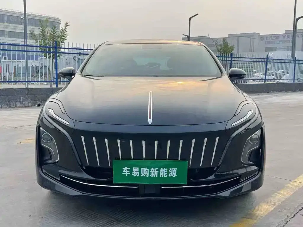 Hongqi E-QM5 — фото 6