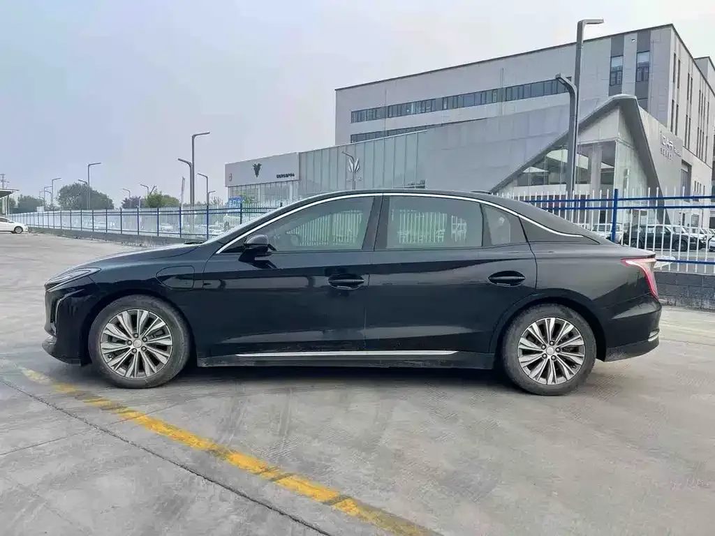 Hongqi E-QM5 — фото 7