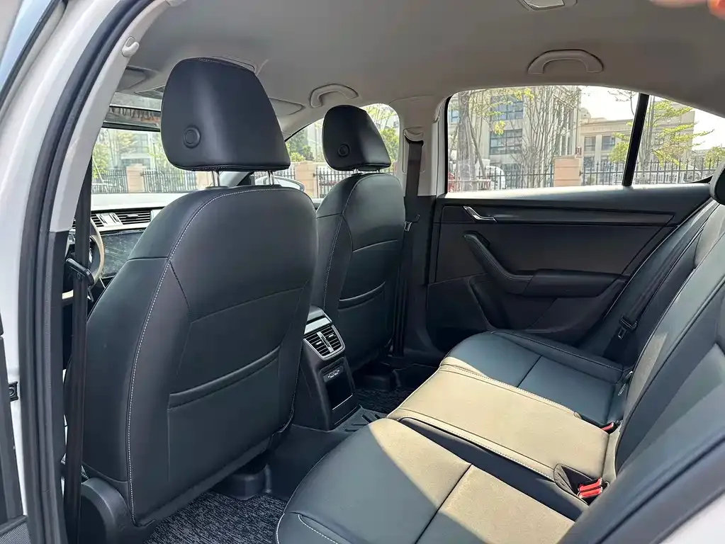 Skoda Octavia 2022 из CN, фото 7