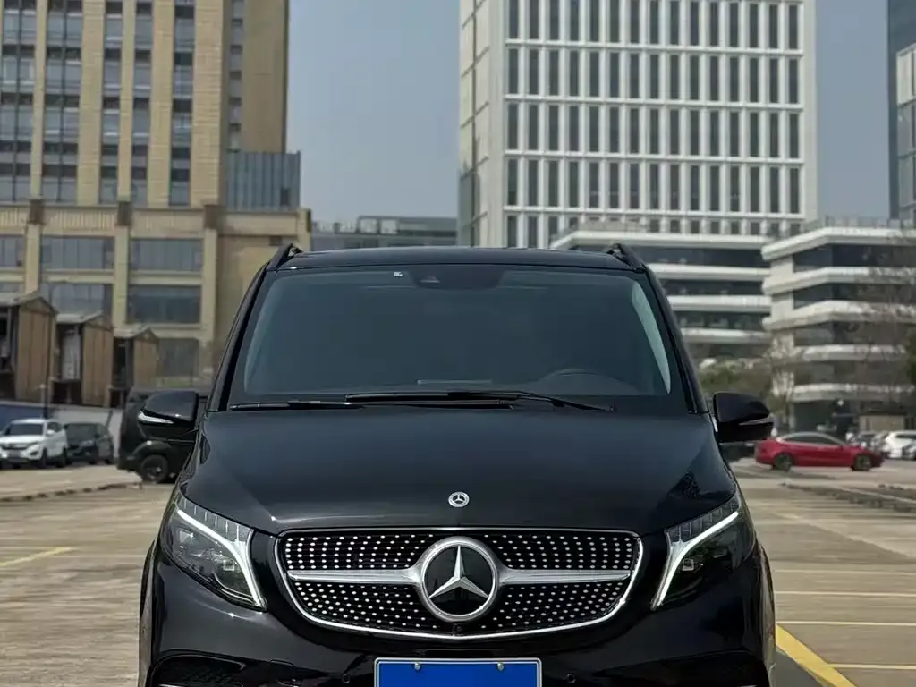 Mercedes-Benz V-Class — фото 1