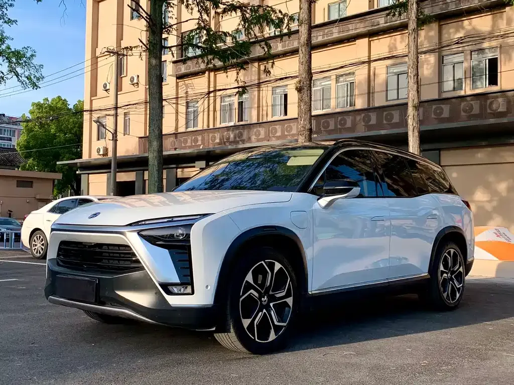 NIO ES8