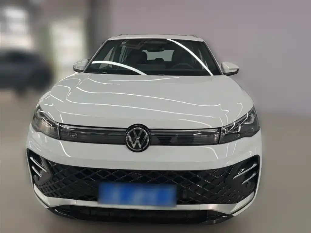 Volkswagen Tiguan L — фото 4