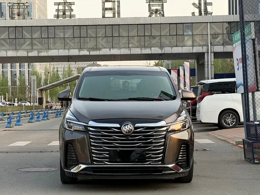 Buick GL8 2024 из CN, фото 3