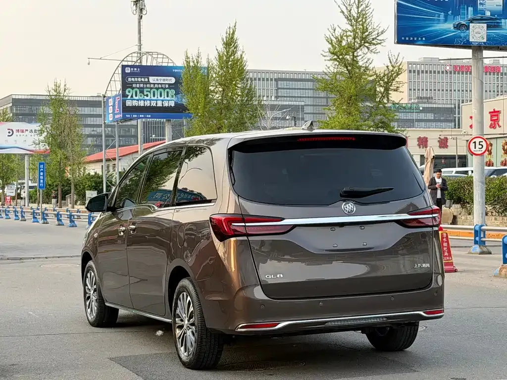 Buick GL8 2024 из CN, фото 9