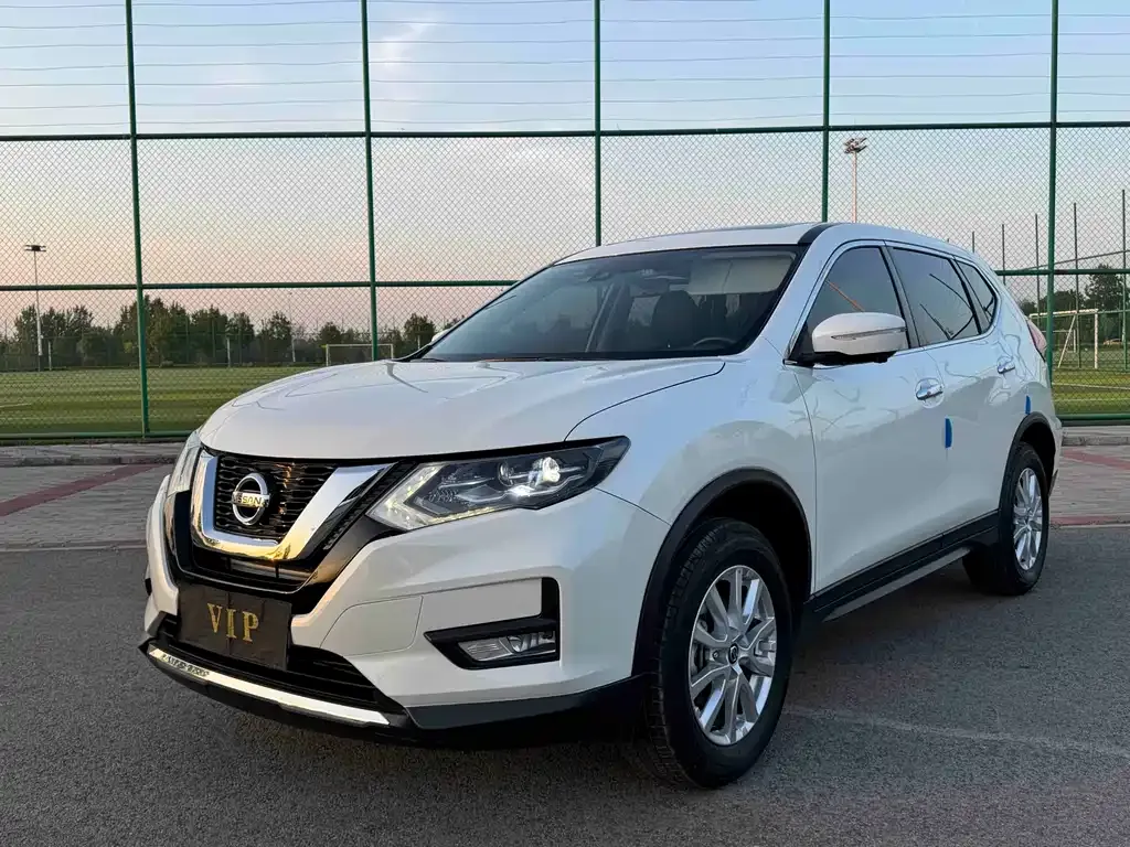 Nissan X-Trail — фото 1