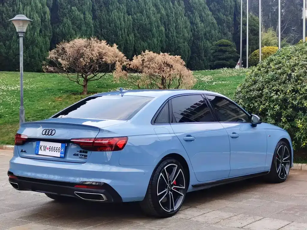 Audi A4L — фото 7